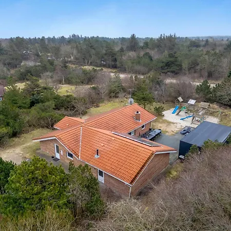 Large Pool House With Activity - 1014 Holiday home