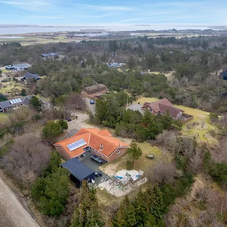 Large Pool House With Activity - 1014 Holiday home *