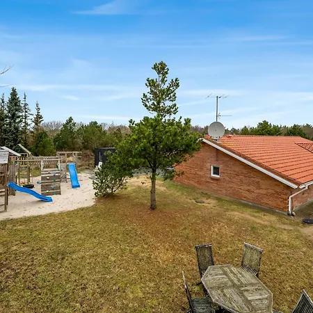 Holiday home Large Pool House With Activity - 1014