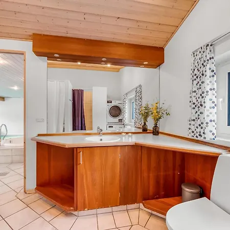 Casa vacanze Large Pool House With Activity - 1014