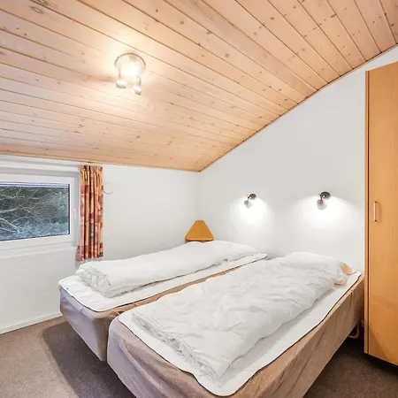 Large Pool House With Activity - 1014 * リンケビング