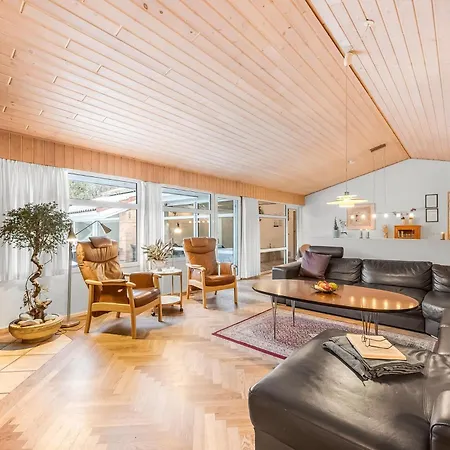 Casa vacanze Large Pool House With Activity - 1014