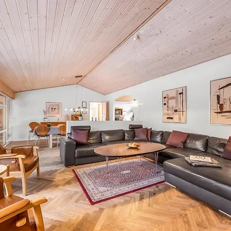Large Pool House With Activity - 1014 Holiday home *