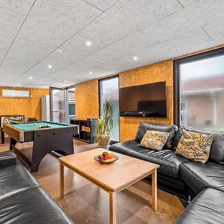 別荘 Large Pool House With Activity - 1014