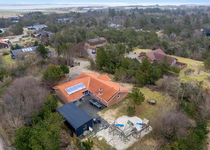 بيت للعطل Large Pool House With Activity - 1014 *