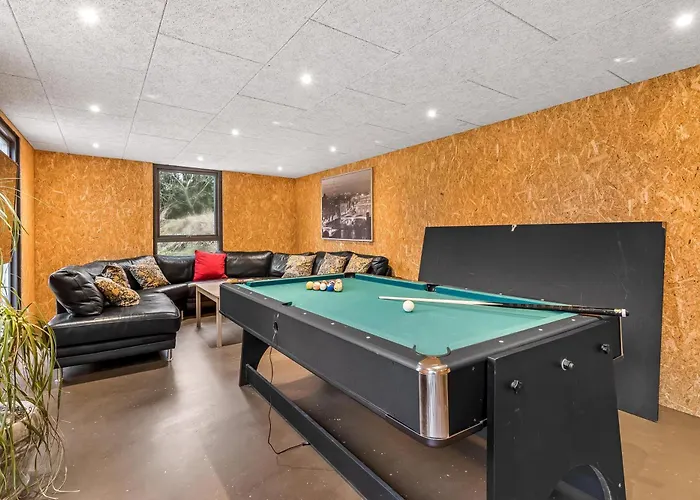 Large Pool House With Activity - 1014 *
