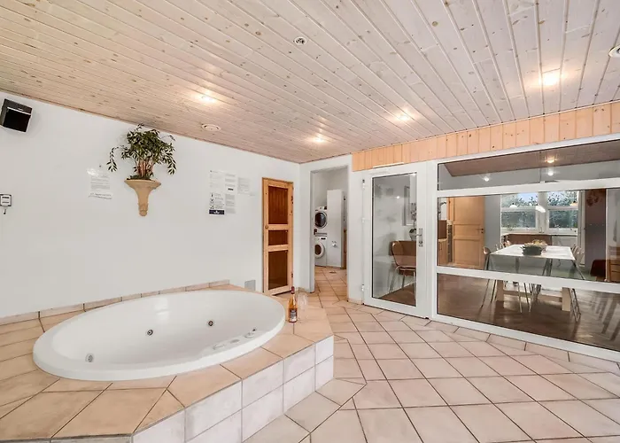 Large Pool House With Activity - 1014 * Ринкёбинг