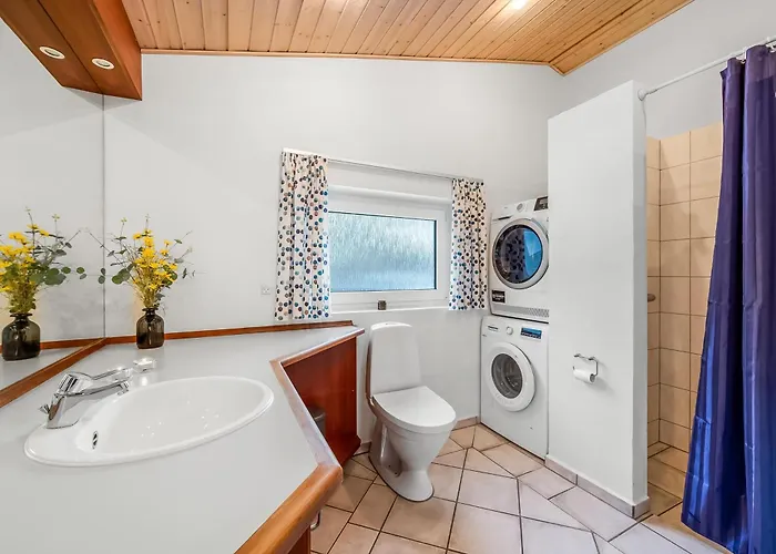 Large Pool House With Activity - 1014 *