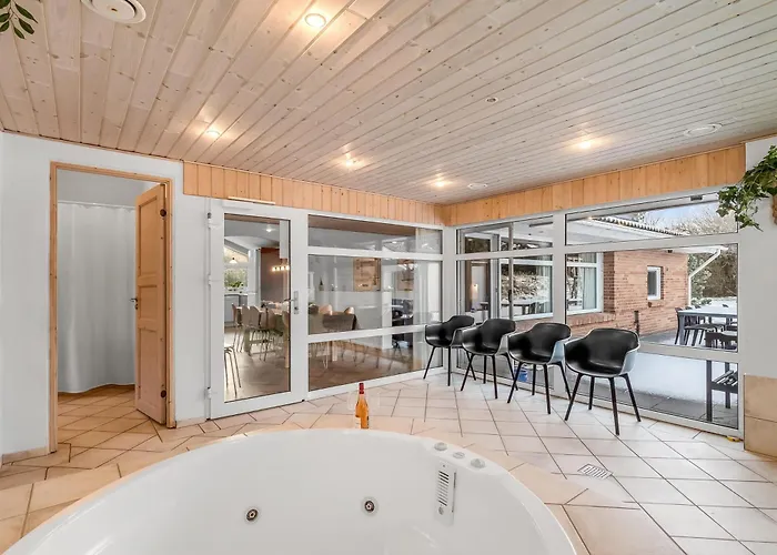 Large Pool House With Activity - 1014 Ringkøbing