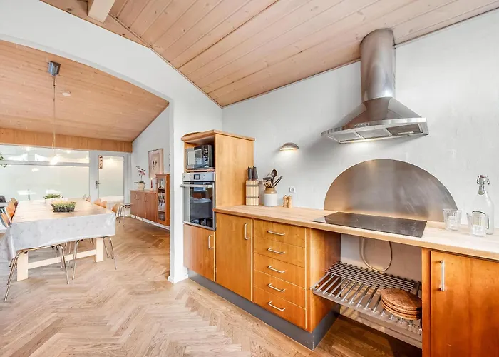 Large Pool House With Activity - 1014 Ринкёбинг