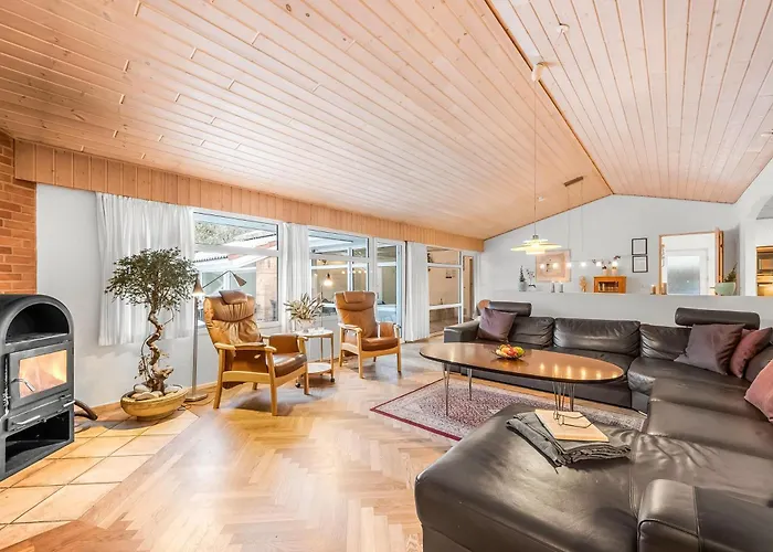 بيت للعطل Large Pool House With Activity - 1014